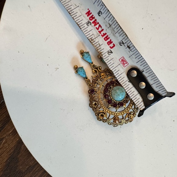 VINTAGE FLORENZA GOLD TONE FILIGREE FAUX TURQUOISE PEARL RUBY DANGLE BROOCH - Picture 5 of 5